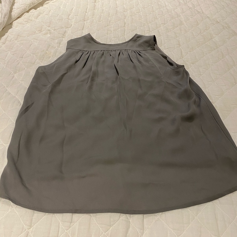 NWT Vince Shirred Shoulder Tank M